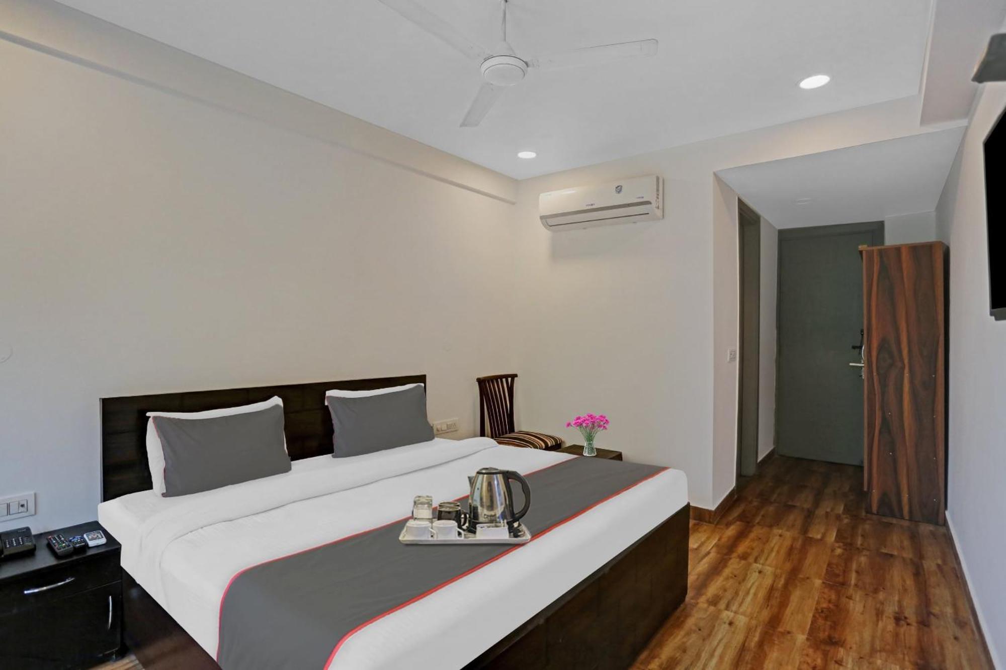 Hotel O The Grand Palm Gurgaon Exterior foto